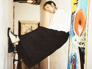 angel face poses on a table - Angel Face Poses On A Table | Sex Pictures Pass