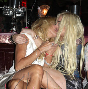 Hot Lesbian Threesome Lindsay Lohan - Hot Lesbian Threesome Lindsay Lohan | Sex Pictures Pass