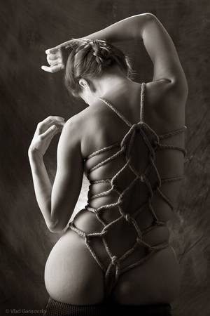 ancient japanese bondage - Shibari Art | 9072871-lg.jpg