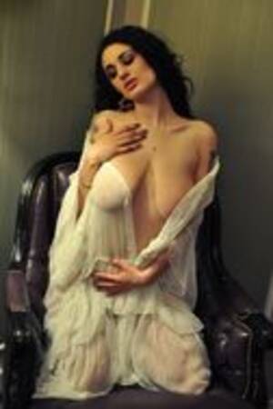 Middle Eastern Big Tits Curvy - Middle Eastern babe with big natural tits gives a blowjob before being  fucked hardcore. Free HD porn