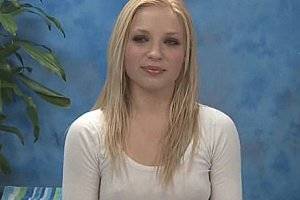 home massage xxx - Alyssa comes to pussy massage