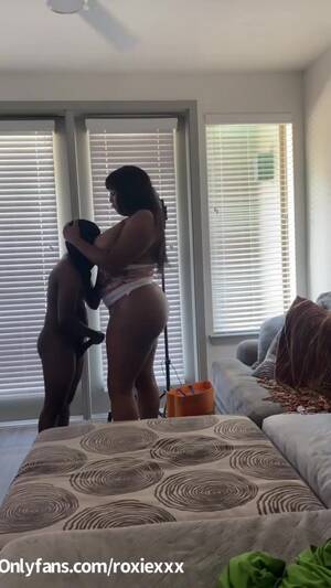 huge tall shemale - Tall Tranny VS short man - ThisVid.com