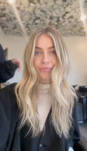 Julianne Hough Porn Double - Julianne Hough chops off her hair in bob cut before Creative Arts Emmys