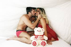 Mulher Melao - Mulher MelÃ£o ensinando tÃ©cnicas de beijo (Foto: Marcos Serra ...