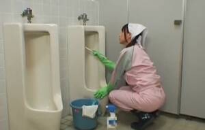 asian toilet attendant - Asian bathroom attendant is in the mens part4 - Biguz.net