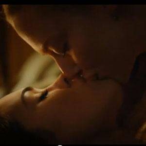 megan fox lesbian sex tape - Amanda Seyfried Really, Really Enjoyed Kissing Megan Fox