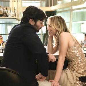 Kaley Cuoco Sex - Kaley Cuoco taught how to do sex scenes by Flight Attendant star