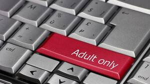 Gran Bretagna - La polÃ©mica ley que regula el porno en Reino Unido: debes comprar el pase  en una tienda