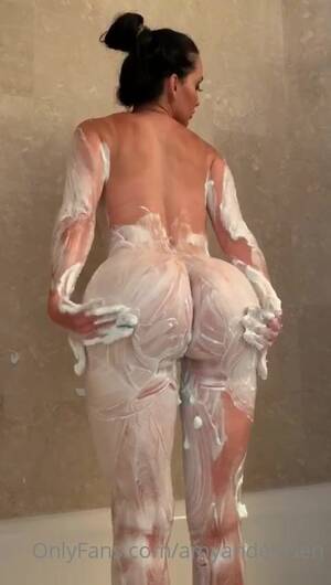 Amy Anderssen In Shower - Amy took a shower