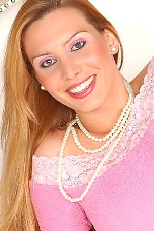 laura trajano shemale - Laura Trajano