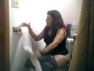 latina milf peeing - Milf latina peeing - ThisVid.com