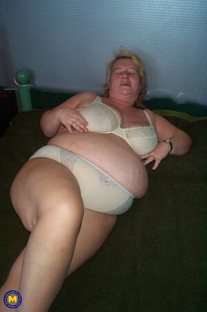 chubby mature amateur gangbang - BBW mature amateur gang bang - Mature.nl