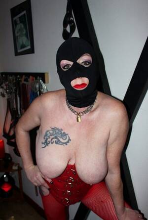 Mature Mask Porn - Ski Mature Nude & Porn Pics - ViewGals.com