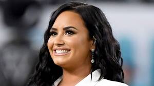 Demi Lovato Lesbian Sex - Demi Lovato Reveals When She First Knew She Was Queer (Exclusive) |  Entertainment Tonight