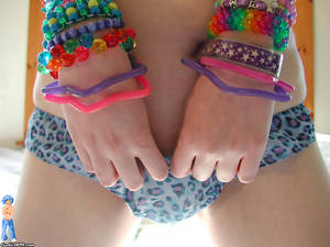 Cricket Eroticbpm - Pigtailed alt girl Cricket shows off her shapely tits and bare pussy in her  bed