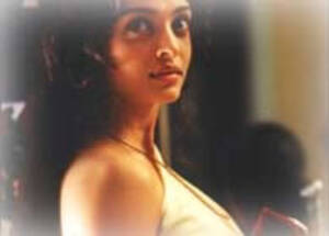 nude aishwarya rai - Tamil movies : Perazahagi Aishwarya Rai attracts crowd in TN