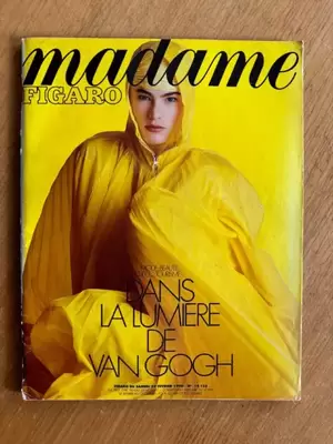 Melissa Theuriau Pussy - Contrasting Design T-Shirt - GrÃ¡fica Imediata