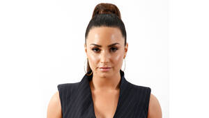 Demi Lovato Lesbian Sex - Demi Lovato Comes Out as Pansexual