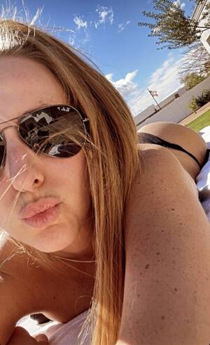 Brittany Bod Porn - Brittany Matthews Wears Thong Bikini 3 Weeks Postpartum: Photo