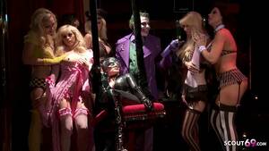 Batman Having Sex - Batman Porn Parody Gangbang Group Sex Party with Catwoman - XVIDEOS.COM