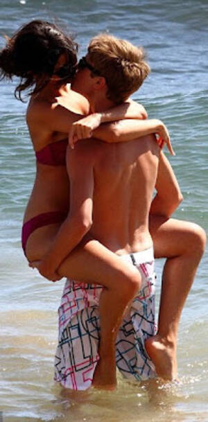 Anal Porn Selena Gomez - Justin Bieber and Selena Gomez pictured doing 'bad bad things'..:-)