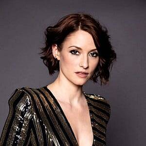 Chyler Leigh Supergirl Porn - Chyler Leigh - Free pics, galleries & more at Babepedia