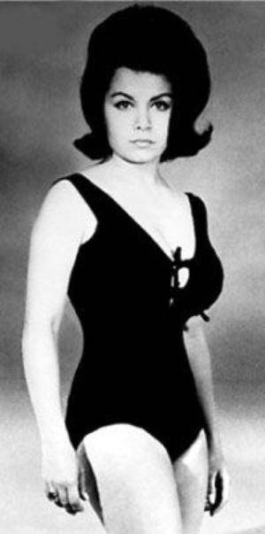 Annette Funicello Porn - #ValentinaNappi Birthdate:6thNov 1990 Birthplace: Pompei, Napoli, Italy  Ethnicity: Caucasian Profession: Porn Star Hair color: Brown Eye color: Hazâ€¦