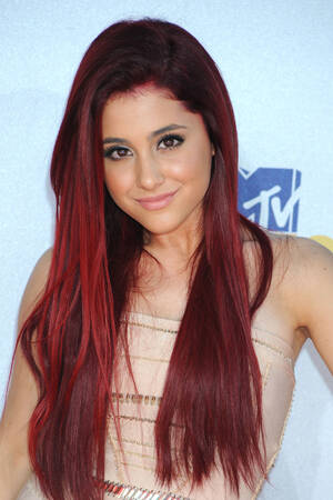 Ariana Grande Victorious Porn - Nickelodeon Accused Of Sexualizing Ariana Grande As A Child Actor