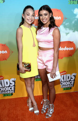 Dance Moms Mini Team Porn - The 'Dance Moms' Cast Takes Over the 2016 Kids' Choice Awards â€” See Maddie,  Kendall, and More on the Red Carpet! - Life & Style