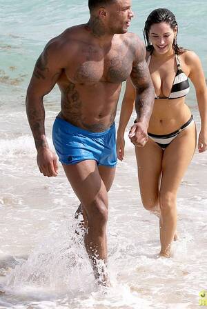 naked beach boners - Girls, in these photos this guys gets a boner with his girlfriend after  swimming, what do you think of his size based on the photos? - Sexuality