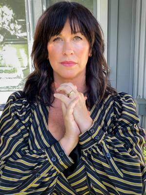 Jennifer Lopez Ass Captions - Alanis Morissette, Liz Phair on \