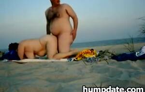 bbw beach couple - Chubby couple fucking on a public beach - Biguz.net
