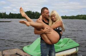 granny beach party - Beach Party Porn Pics & Granny Sex Photos - GrannyTitty.com