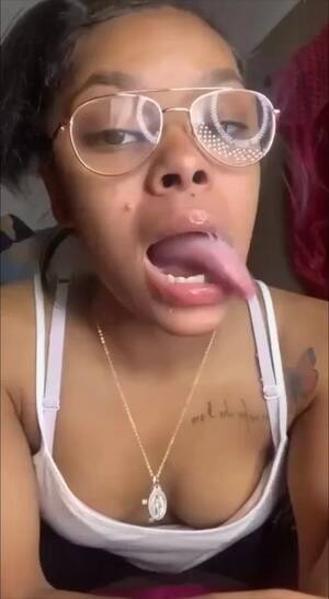 Freak Mouth Porn - WET MOUTH FREAK - ThisVid.com
