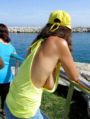 candid sagging tits - Saggy Tits - 9 photos