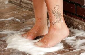 Foot Bukkake Porn - Feet Bukkake Porn Pics & Naked Photos - PornPics.com
