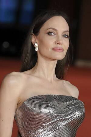 Angelina Jolie Lesbian Girlfriend - Angelina Jolie | Angelina jolie, Angelina jolie style, Celebrities