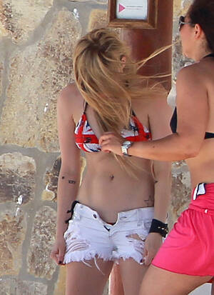avril lavigne hairy pussy chubby - AVRIL LAVIGNE in Bikini Top â€“ HawtCelebs