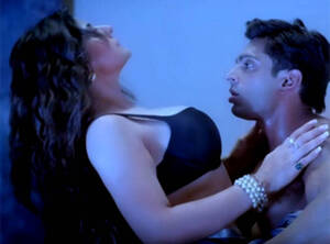 Daisy Shah Porn - Karan Singh Grover-Daisy Shah sizzle in 'Tu ishq mera' | Entertainment -  Times of India Videos