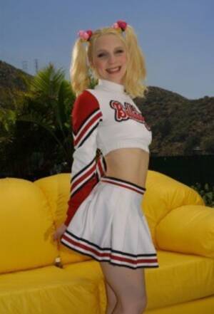 Bisexual Britni Cheerleader - Bisexual Britni - Porn Videos | Tube4