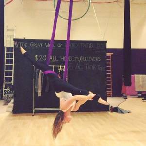 Aerial Silks Straight Porn - A little sexy flexy flow from my Aerial Hammock fluidity class tonight AND  as an added