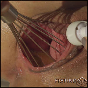 Extreme Pussy Insertion - Whisk â€“ Queensnake â€“ 4k porn, Extreme Pussy Insertion â€“ Fisting.VIP