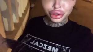 big lips - Bimbo big lips watch online or download