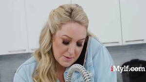 Athletic Mom Fucked - step Mom With HUGE Bazoongas fucks Athletic SON - XNXX.COM