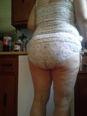 Moms Butt Porn - thumbs.pro : mom-butt-ass: Mother of 3, nice thick MILF ass!