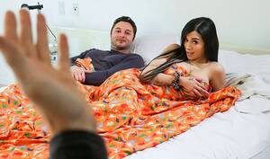 brunette early morning - Brunette with hairy pussy wants to have sex in the morning - free porn HD