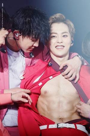 Korean Idol Gay Porn - #CHANYEOL #XIUMIN #EXO Why does this look like the start of a really great gay  porn?