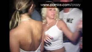 girls dancing club - Girls dancing in the club - XVIDEOS.COM