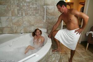 Alyssa Hart Porn Bath - Pregnant Alyssa Hart gives a slippery bath handjob 16 photos