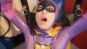 Batgirl Cosplay Porn Blowjob - Batgirl and Catwoman cosplayers playing with vibrators - Cosplay Porn Tube